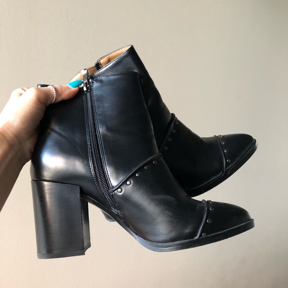 Report boots